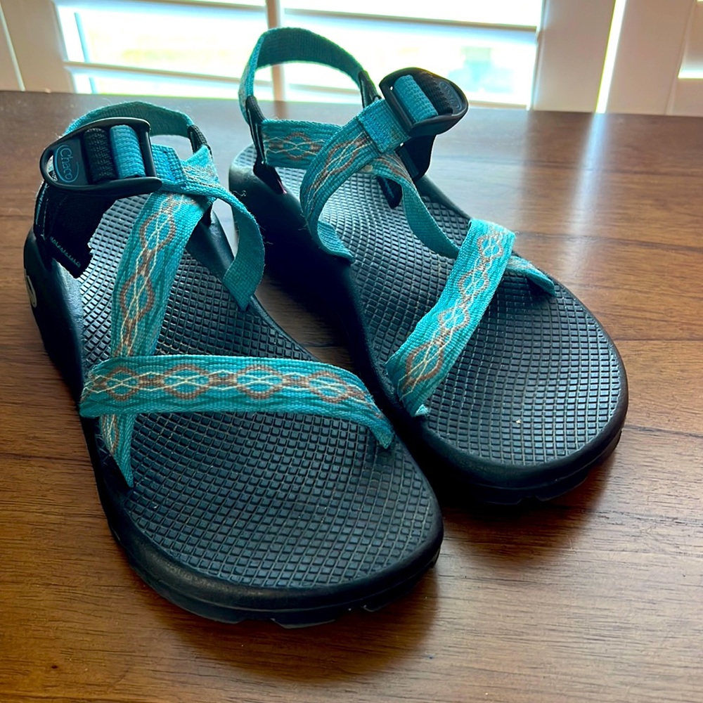 Women’s CHACO size 9